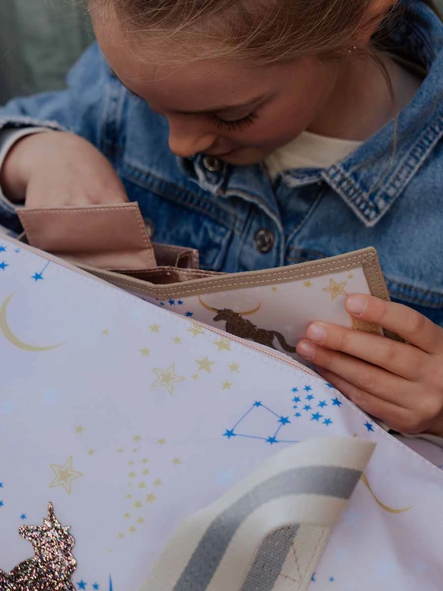 Sac Caramel & Cie. En Vadrouille Constellation 40 Cm 13 Sac Caramel & Cie. En Vadrouille Constellation 40 Cm – Image 11